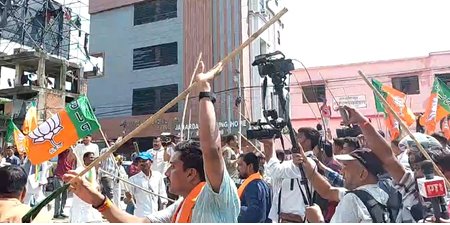 पटना में भाजपा-कांग्रेस कार्यकर्ताओं के बीच झड़प, चले ईंट-पत्थर; कई घायल