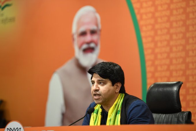 Shehzad Poonawalla Quits BJP? शहजाद पूनावाला ने एक्स (X) बायो से हटाया 'बीजेपी प्रवक्ता' टैग; पार्टी छोड़ने और सक्रिय राजनीति से संन्यास की अटकलें तेज