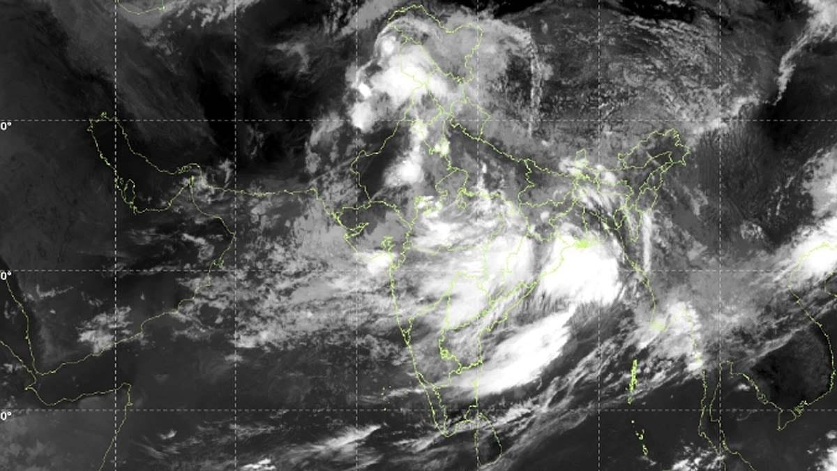 मॉनसून के नए फेज का संकेत, क्लाउड मैप में पूरा भारत दिख रहा सफेद