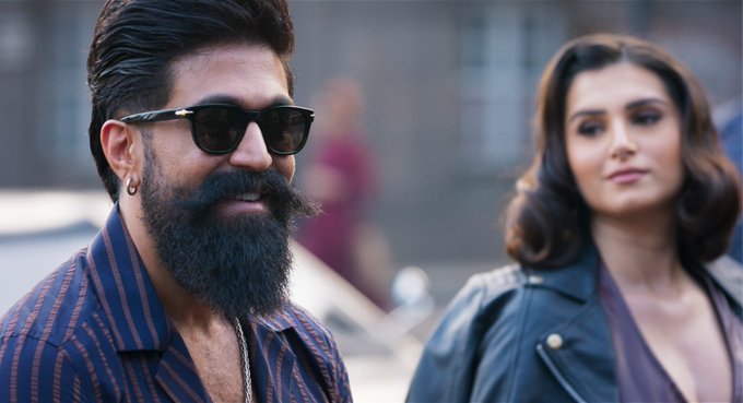 Toxic Song Madhosh Out: यश और तारा सुतारिया की बोल्ड केमिस्ट्री ने इंटरनेट पर लगाई आग, 'टॉक्सिक' का दूसरा गाना 'मदहोश' हुआ रिलीज़