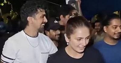 Huma Qureshi CJP Protest: देर रात 2 बजे जंतर-मंतर पहुंचीं हुमा कुरैशी, रुमर्ड बॉयफ्रेंड रचित सिंह और भाई साकिब के साथ छात्रों के संग किया मार्च