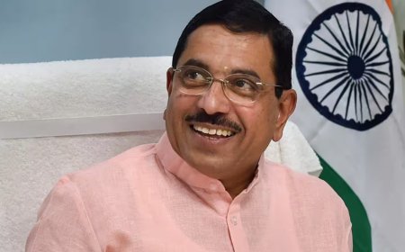 लोकसभा में पेपर लीक विरोधी बिल पास होने पर केंद्रीय शिक्षा मंत्री प्रह्लाद जोशी का आया पहला बयान, जानें क्या कहा 