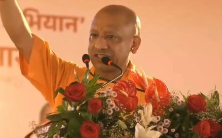 वाराणसी में सीएम योगी ने समाजवादी पार्टी पर साधा निशाना, कहा- सपा सरकार ने महान विभूतियों के सम्मान से जुड़ी पहचान को बदलने का काम किया