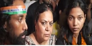 झारखंड छात्र आंदोलन : छात्र नेता देवेंद्र नाथ महतो ने खत्म की भूख हड़ताल, हबीबा बोलीं- हेमंत हैं, तो हिम्मत है