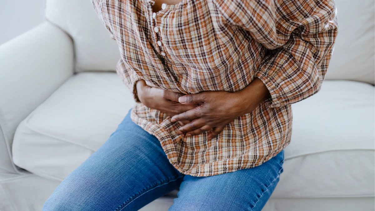 Appendix Cancer Warning Signs: पेट फूलना (Bloating) हो सकता है अपेंडिक्स कैंसर का छुपा हुआ लक्षण; जानें इसके शुरुआती चेतावनी संकेत