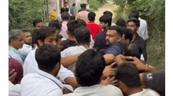 Jaipur School Inspection Clash: जयपुर में सरकारी स्कूल का निरीक्षण करने गई CJP टीम पर हमला; धक्का-मुक्की और गाड़ियों में तोड़फोड़ का आरोप, गांव में भारी बवाल