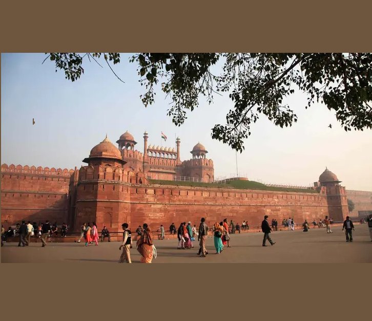 15 अगस्त समारोह से पहले दिल्ली में हाई अलर्ट, लाल किले के आसपास ट्रैफिक डायवर्जन लागू