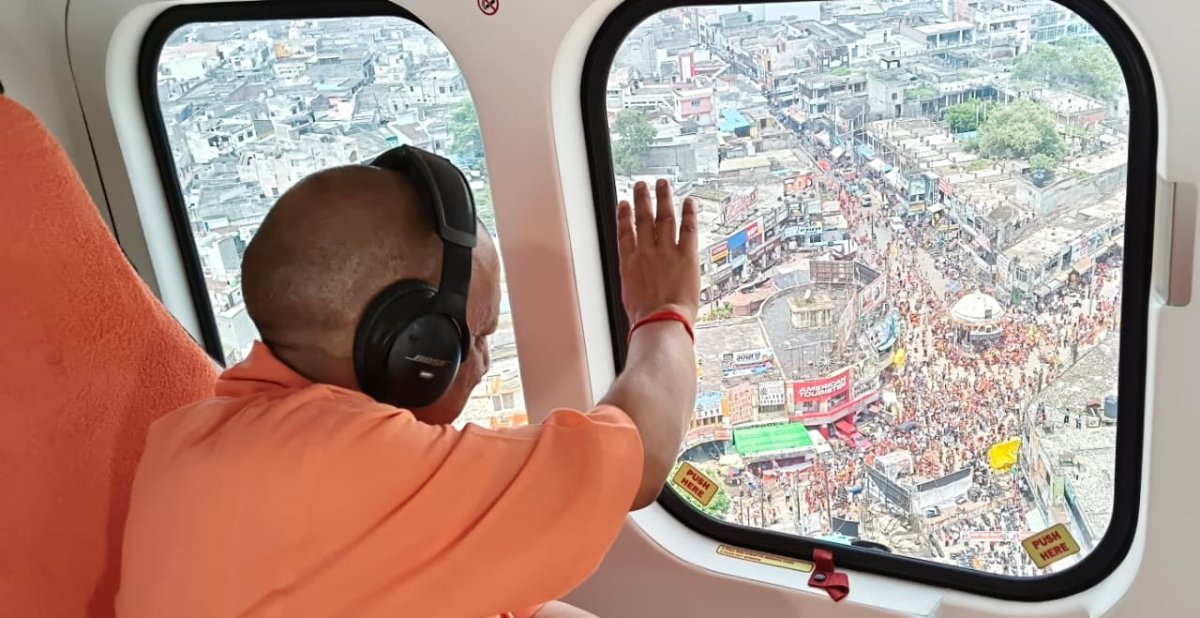 भोलेनाथ के भक्तों पर सीएम योगी ने की श्रद्धा की पुष्पवर्षा, हर-हर, बम-बम’ के उद्घोष से पूरा पश्चिमी उत्तर प्रदेश गुंजायमान हो उठा