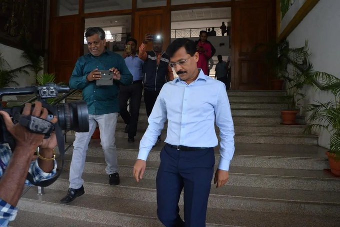 Tukaram Mundhe FDA Raid: बॉम्बे हाईकोर्ट में ही जज की चुनौती के बाद आईएएस अधिकारी तुकाराम मुंढे की रेड; कैंटीन सील 