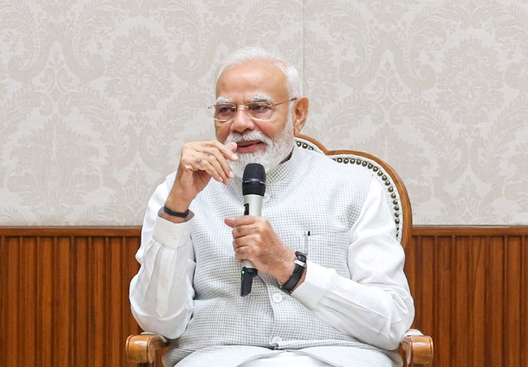 निःस्वार्थ और निर्लोभी व्यक्तियों के साथ मित्रता करने वाला व्यक्ति कभी दुःखी नहीं होता: प्रधानमंत्री मोदी