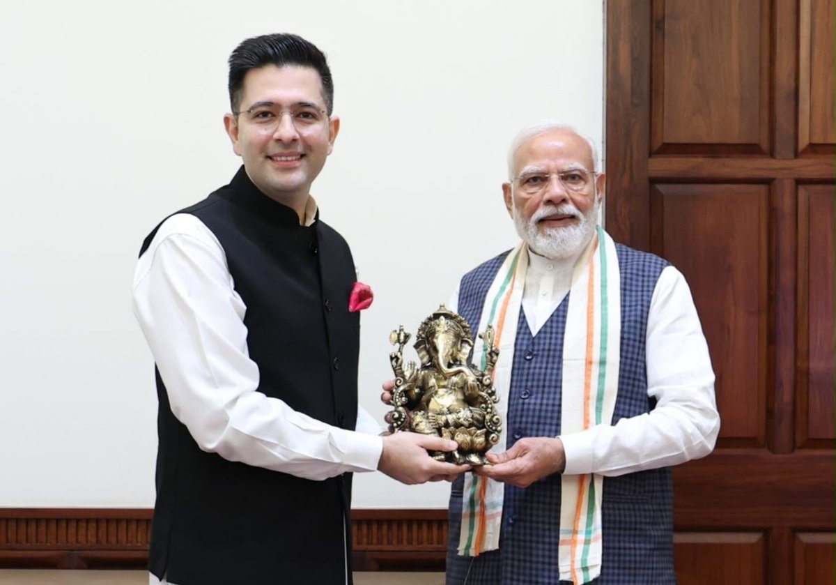 पीएम मोदी से मिले राघव चड्ढा, भेंट की भगवान गणेश की मूर्ति; बोले-एक सुबह जो हमेशा याद रहेगी  