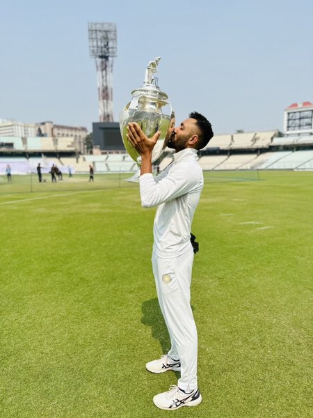 घरेलू क्रिकेट में रनों और विकेटों का पहाड़, फिर भी भारतीय टेस्ट टीम में मौके को तरस रहे ये 5 धाकड़ खिलाड़ी; देखें लिस्ट