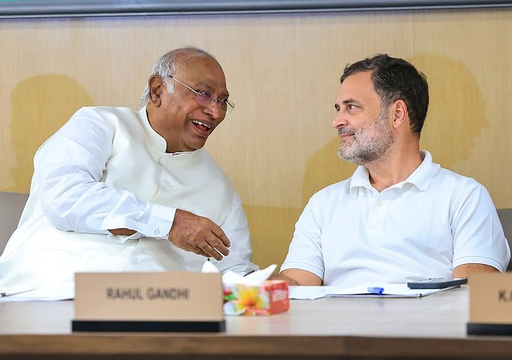 राहुल गांधी और खड़गे ने पीएम मोदी को लिखा पत्र, पढ़िए पूरी खबर ....