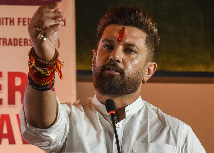आरक्षण विवाद पर चिराग पासवान बोले-किसी एक वर्ग का हक छीनकर दूसरे की चिंता दूर नहीं होगी