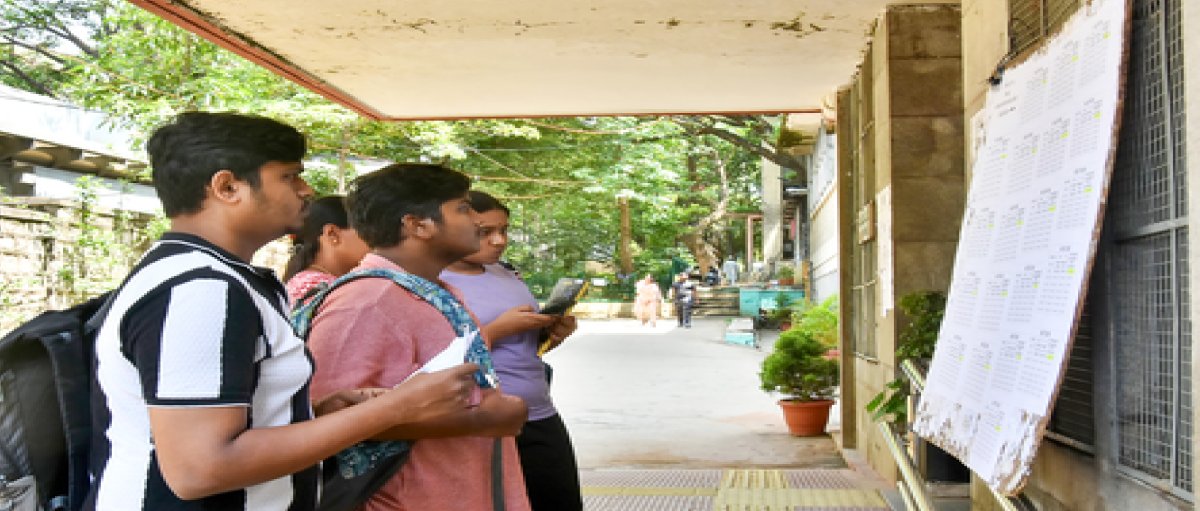 उच्च शिक्षा में भारत की बड़ी छलांग, एक दशक में नामांकन 4.50 करोड़ तक पहुंचा; छात्राओं की भागीदारी में उल्लेखनीय बढ़ोतरी