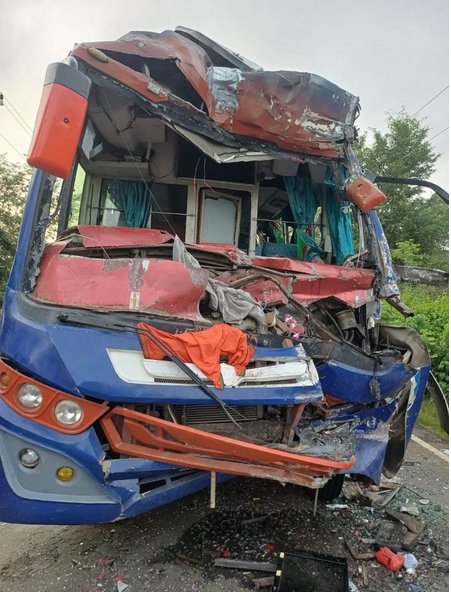 कोडरमा में कांवड़ियों से भरी बस ट्रक से टकराई, तीन की मौत, 50 से अधिक घायल