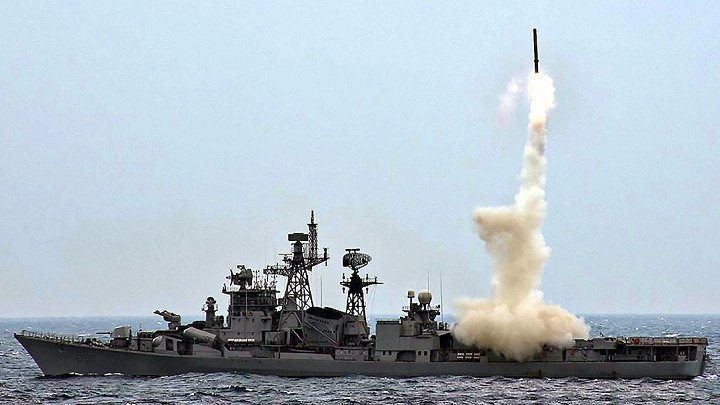 Navy के हर युद्धपोत पर होगी ब्रह्मोस की तैनाती