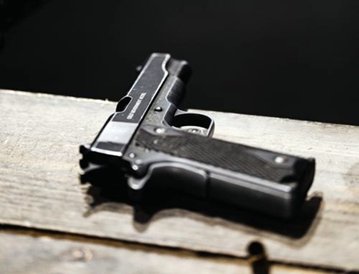 वाराणसी एयरपोर्ट पर पिस्टल से चली गोली, दो सुरक्षाकर्मी घायल, जांच के दौरान हुआ हादसा