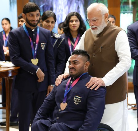 'पैरा एथलीट जीवन के प्रति हमारी सोच बदलते हैं, मैं खुद इनसे प्रेरित होता हूं'; पीएम नरेंद्र मोदी ने खिलाड़ियों के अदम्य साहस को सराहा