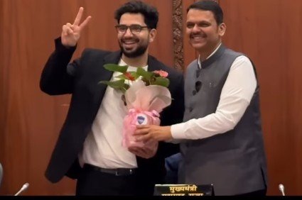 महाराष्ट्र साइबर अवेयरनेस इवेंट में उमड़ा सितारों का जमावड़ा; समय रैना ने ली चुटकी, बोले- 'महा साइबर से मेरा पुराना है नाता'