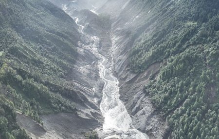 नेपाल में एक और हिमनद झील फटने की आशंका के बीच हाई अलर्ट जारी; भोटेकोसी नदी का जलस्तर खतरे के पार, बस्तियां खाली कराने के निर्देश