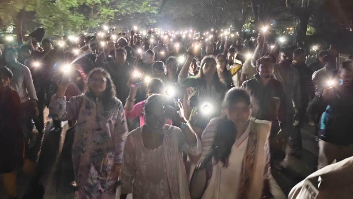रांचीः जेएसएससी-सीजीएल रद्द करने के विरोध में चयनित अभ्यर्थी सड़क पर उतरे, प्रोजेक्ट भवन से बिरसा चौक तक निकाला मार्च