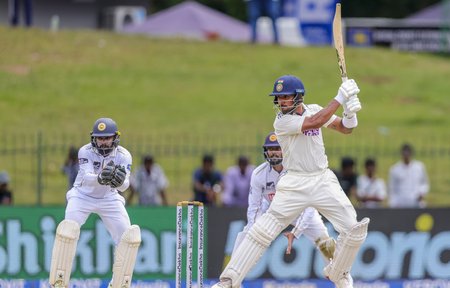 IND vs SL 2nd Test Day 2: बारिश के कारण समय से पहले चायकाल की घोषणा; ध्रुव जुरेल (95*) शतक के करीब, भारत का स्कोर 475/8