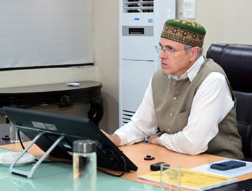 J&K News: सीएम उमर अब्दुल्ला की बड़ी घोषणा; कुलगाम आतंकी हमले में मारे गए मजदूरों के परिवारों को 10-10 लाख रुपये के मुआवजे का ऐलान