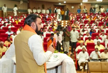 AI Usage By Public Representatives: 'जनप्रतिनिधि एआई का अधिक उपयोग करें, योजनाओं की निगरानी होगी बेहतर'; बिहार के उप मुख्यमंत्री सम्राट चौधरी का बयान