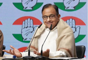 'दिमागी नक्सल' बयान पर छिड़ा सियासी संग्राम; पी चिदंबरम के पलटवार पर भाजपा का हमला, नक्सलियों के बचाव का लगाया आरोप