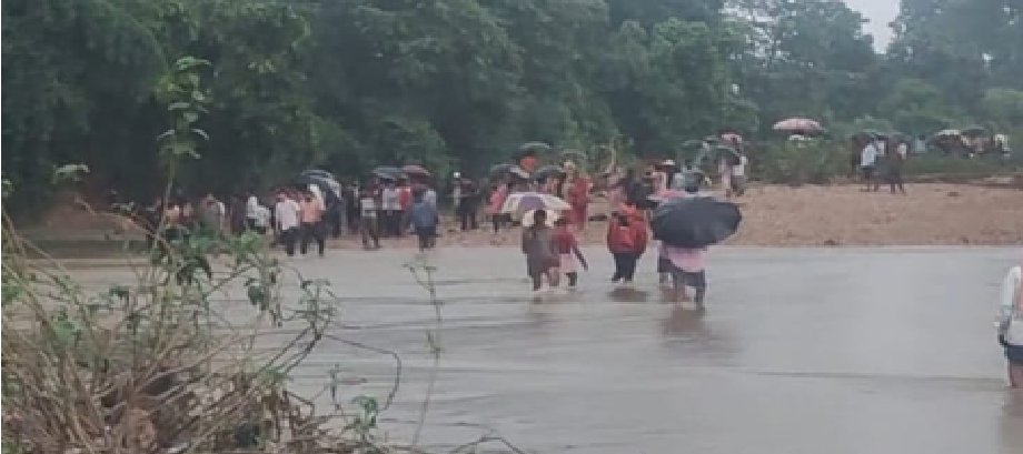 छत्तीसगढ़: स्कूल से छुट्टी के बाद घर लौट रहे तीन मासूम घोंघा नदी में बहे, शव बरामद किए गए 