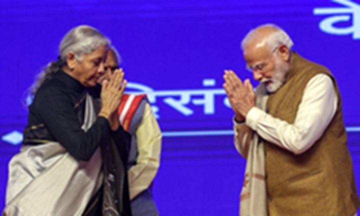 केंद्रीय वित्त मंत्री निर्मला सीतारमण के जन्मदिन पर पीएम मोदी, लोकसभा अध्यक्ष और कई मुख्यमंत्रियों ने दी बधाई; देश की आर्थिक प्रगति में योगदान को सराहा