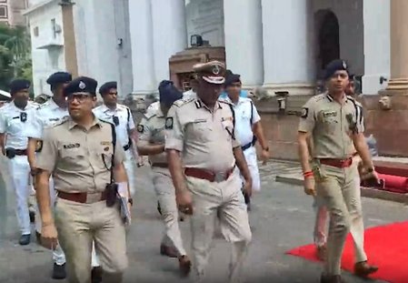 कोलकाता पुलिस में फेरबदल, अलग-अलग पुलिस स्टेशनों में 18 इंस्पेक्टरों का तबादला