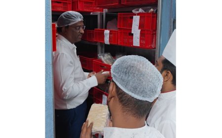 Bengaluru Star Hotels Raid: बेंगलुरु के 5-स्टार और 3-स्टार होटलों के किचन में मिला सड़ा हुआ मांस और एक्सपायर्ड दूध; खाद्य सुरक्षा विभाग की बड़ी कार्रवाई