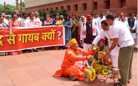 राहुल गांधी, पप्पू यादव और अवधेश प्रसाद पर FIR पर भड़की सपा; विधायकों का बयान- 'डर की वजह से कार्रवाई कर रही सरकार'