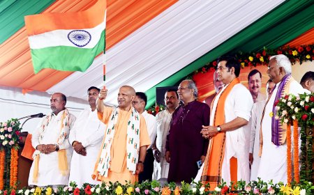 तिरंगा भारतीयों के आन, बान और शान का प्रतीक, आजादी के गुमनाम नायकों को मिल रहा सम्मान : सीएम योगी