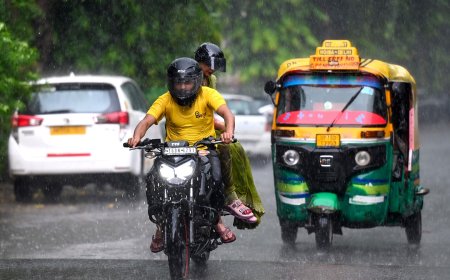 दिल्ली-NCR में हुई बारिश से बदला मौसम का मिजाज, उमस से मिली राहत, वायु गुणवत्ता में भी सुधार