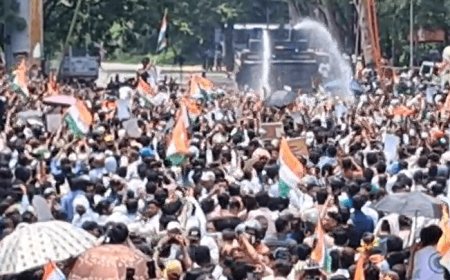 Jharkhand student Protest News Update: आठ बैरिकेडिंग तोड़ विधानसभा के करीब पहुंचे छात्र, पुलिस ने चलाया वाटर कैनन तो करने लगे रेन डांस