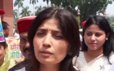 डिंपल यादव का केंद्र सरकार पर हमला, बोलीं-सत्र बर्बाद नहीं हुआ, युवाओं के मुद्दे पर जवाब दे सरकार