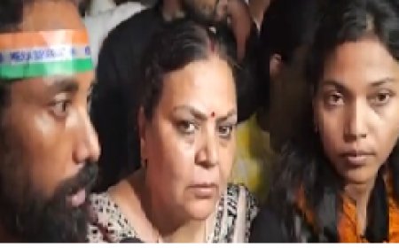 झारखंड छात्र आंदोलन : छात्र नेता देवेंद्र नाथ महतो ने खत्म की भूख हड़ताल, हबीबा बोलीं- हेमंत हैं, तो हिम्मत है