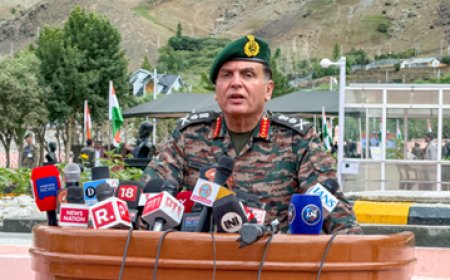Army Chief Dheeraj Seth Nepal Visit: आर्मी चीफ जनरल धीरज सेठ का नेपाल दौरा; सोमवार को राष्ट्रपति रामचंद्र पौडेल प्रदान करेंगे 'जनरल' की मानद रैंक