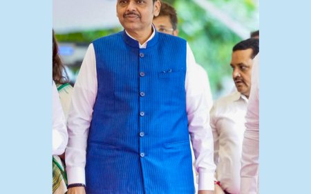 फडणवीस ने ‘औद्योगिक पलायन’ के दावे को किया खारिज, कहा-बंद हुई 36,211 कंपनियों में 76 फीसदी निष्क्रिय इकाइयां