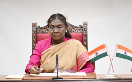 राष्ट्रपति मुर्मु ने वंदे मातरम् के अपमान को अपराध बनाने वाले विधेयक को मंजूरी दी