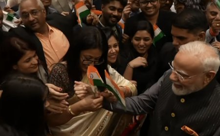 ताशकंद में पीएम मोदी का भारतीय समुदाय ने किया जोरदार स्वागत; महिलाओं ने बांधी राखी