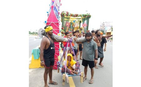 24 पोते बने दादी के श्रवण कुमार, आस्था से बढ़कर बना संस्कारों का संदेश