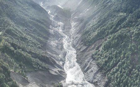 नेपाल में एक और हिमनद झील फटने की आशंका के बीच हाई अलर्ट जारी; भोटेकोसी नदी का जलस्तर खतरे के पार, बस्तियां खाली कराने के निर्देश