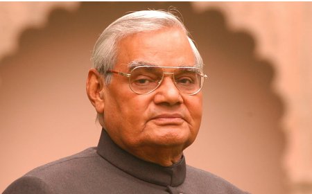 Atal Bihari Vajpayee Death Anniversary: पूर्व प्रधानमंत्री अटल बिहारी वाजपेयी की पुण्यतिथि; पीएम मोदी, राष्ट्रपति मुर्मू और केंद्रीय मंत्रियों ने 'सदैव अटल' पर दी भावभीनी श्रद्धांजलि