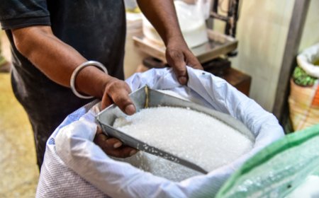 बढ़ती महंगाई पर प्रशासन की सख्ती, कोलकाता के कई बाजारों में छापेमारी