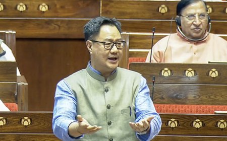 'राम मंदिर के विरोध में थी कांग्रेस', चढ़ावा विवाद पर रिजिजू का खड़गे को जवाब