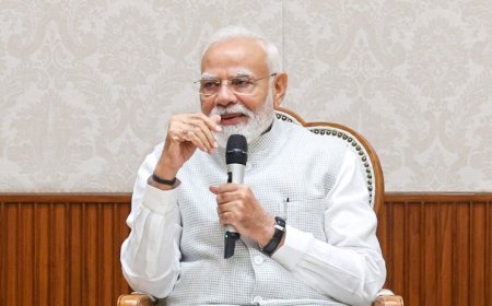 निःस्वार्थ और निर्लोभी व्यक्तियों के साथ मित्रता करने वाला व्यक्ति कभी दुःखी नहीं होता: प्रधानमंत्री मोदी